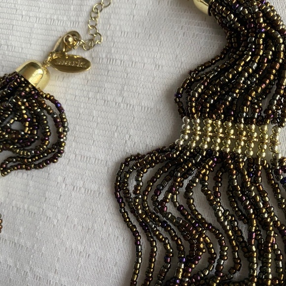 Lovely beads uniquely styled Necklace - Picture 7 of 7